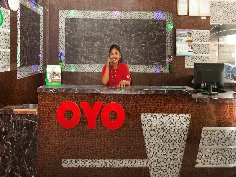 Oyo 343 Pop Life Hotel Banke Exterior foto