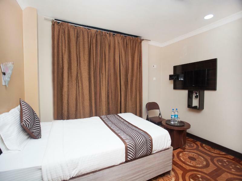 Oyo 343 Pop Life Hotel Banke Exterior foto